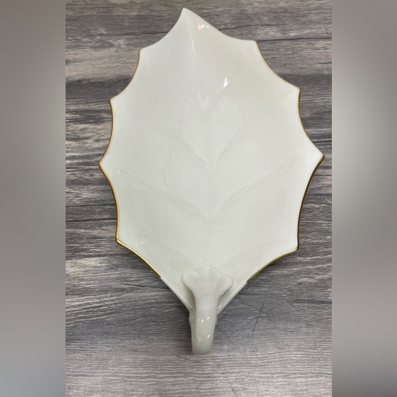 Lenox Special Leaf Dish – Ivory Porcelain with 22k‎ Gold Trim – Vintage USA - Picture 1 of 7